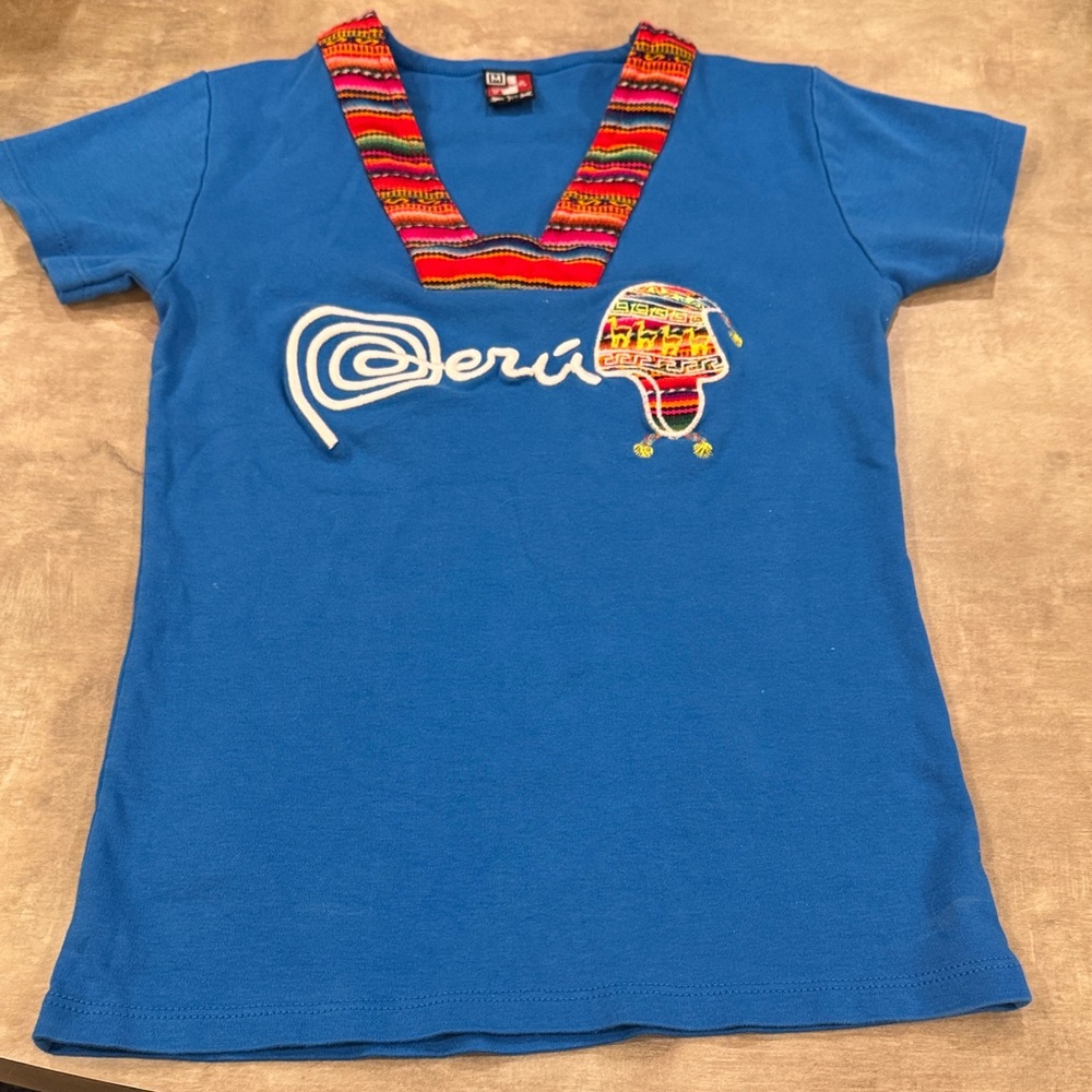 Peru blue indigenous art pattern embroidered t-shirt M children